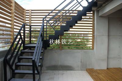 直梯钢架